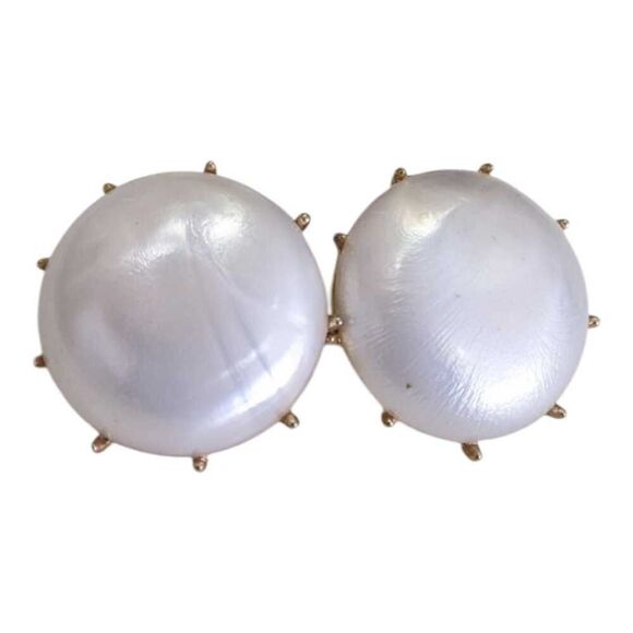 Jewelry - Vintage Crown Trifari Gold Tone Round White Textured Faux Pearl Clip On Earrings